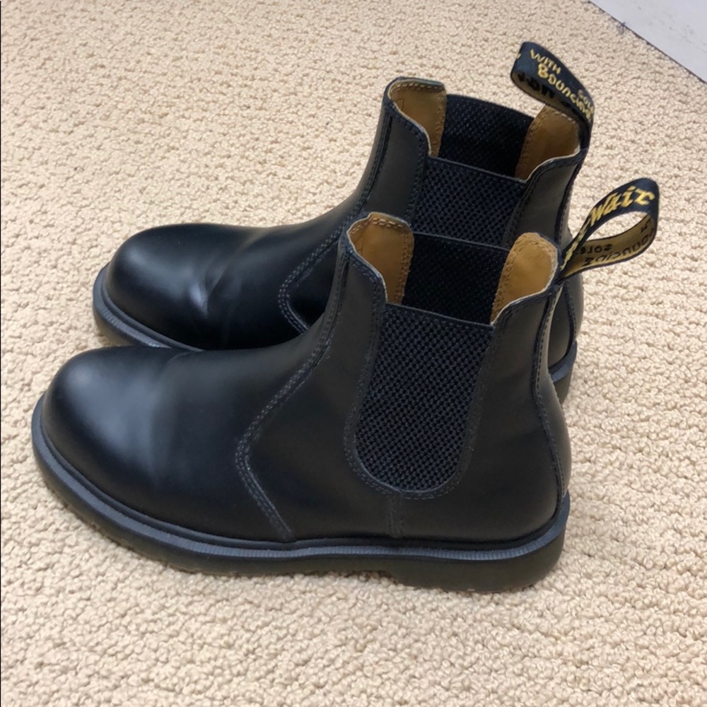 Dr Martens Chelsea Boots Women’s Size 9-worn once!